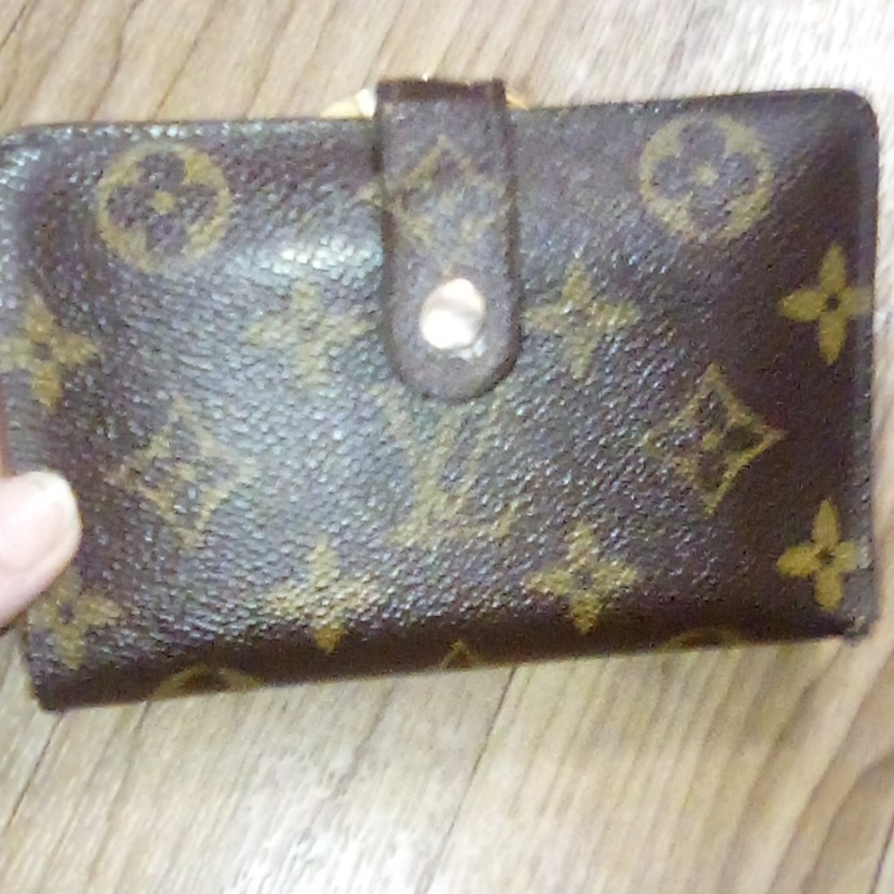 Vintage louis Vuitton French kiss-lock wallet